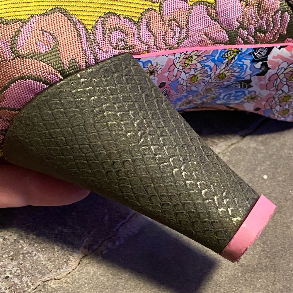 VTG Irregular Choice “Miaow” yellow floral tapestry bootie,Cat buckle,NIB, 39 UK - Picture 13 of 16